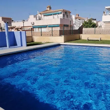 Comfy 2-bedroom In The Heart Of The *
