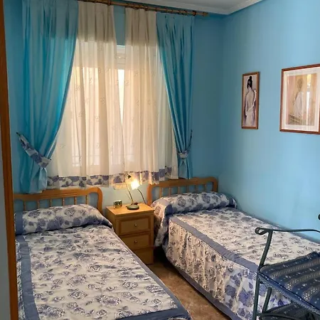 דירה Comfy 2-bedroom In The Heart Of The
