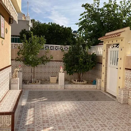 דירה Comfy 2-bedroom In The Heart Of The טורבייחה