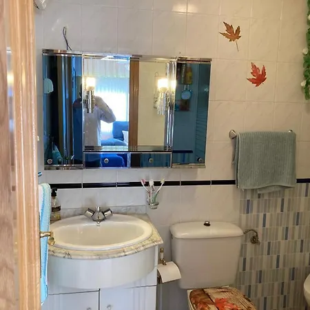 Comfy 2-bedroom In The Heart Of The דירה